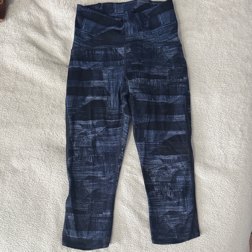 Lululemon Athletica Navy Patterned Capris